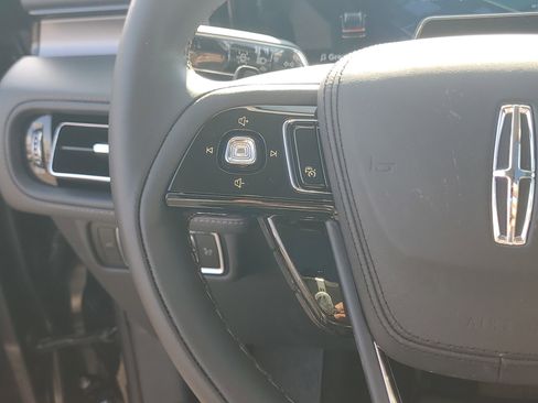 New 2026 Lincoln Aviator AWD image 16