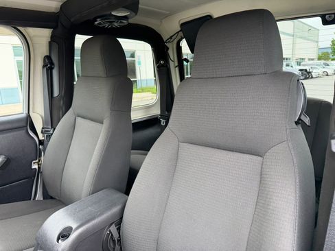 Used 2006 Jeep Wrangler X AWD/4WD image 15