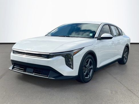 Used 2025 Kia K4 FWD image 3