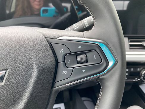 New 2026 Chevrolet Trax LT w/ LT Convenience Package FWD image 27