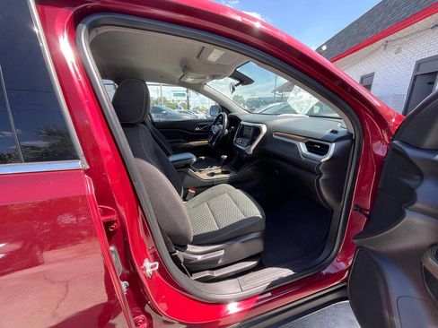 Used 2018 GMC Acadia SLE AWD/4WD image 19