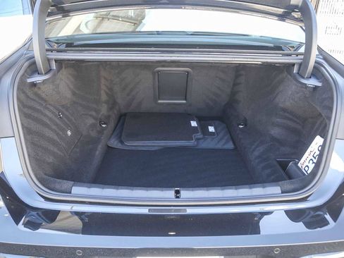 Used 2025 BMW 750e xDrive w/ Premium Package image 22