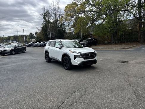 New 2026 Nissan Rogue SV AWD/4WD image 3