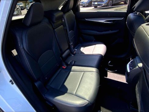 Used 2023 INFINITI QX50 Luxe AWD/4WD image 29