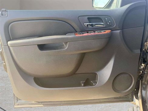 Used 2012 Chevrolet Suburban LT w/ Luxury Package image 24