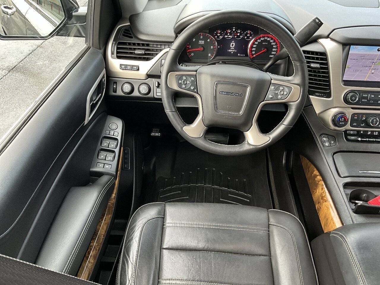 Used 2015 GMC Yukon Denali w/ Premium Package AWD/4WD image 25