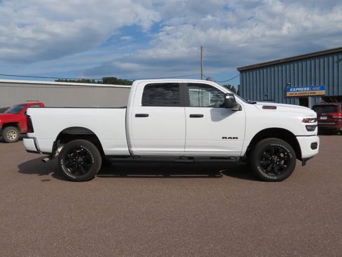 Used 2025 RAM 2500 Big Horn AWD/4WD image 23
