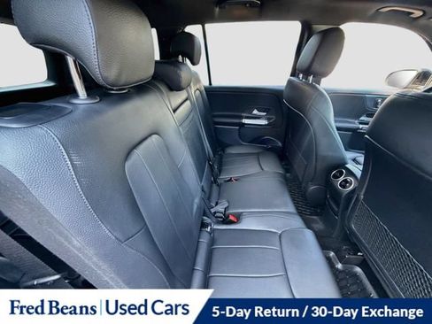 Used 2022 Mercedes-Benz GLB 250 4MATIC image 32