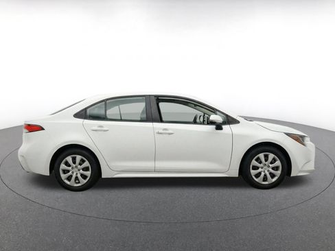 Used 2025 Toyota Corolla LE FWD image 10