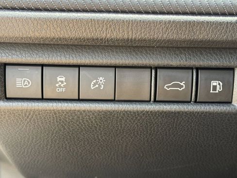 Used 2025 Toyota Camry SE FWD image 25