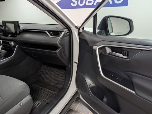 Used 2022 Toyota RAV4 XLE image 29