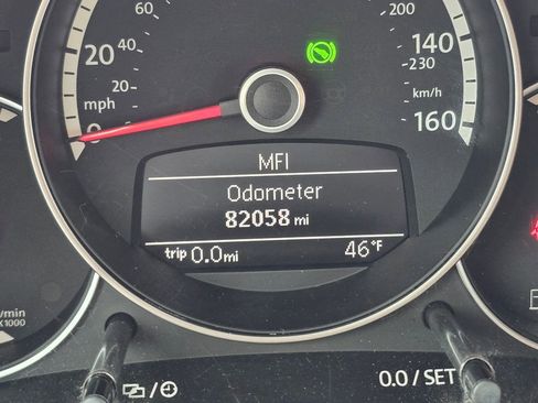 Used 2013 Volkswagen Beetle 2.5 50's Edition image 23