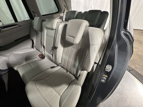 Used 2016 Mercedes-Benz GL 450 4MATIC image 31