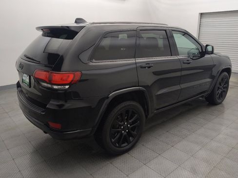 Used 2019 Jeep Grand Cherokee Altitude AWD/4WD image 9