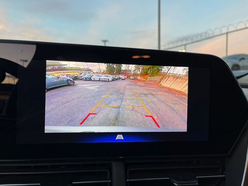 Used 2025 Chevrolet Trax LT image 17