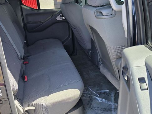 Used 2014 Nissan Frontier SV w/ SV Value Truck Package AWD/4WD image 13