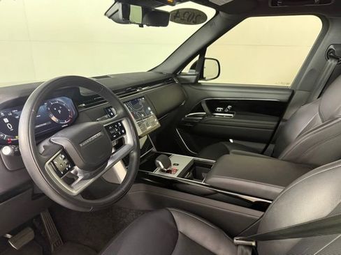 Used 2024 Land Rover Range Rover Long Wheelbase SE image 6