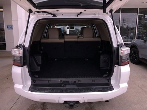 Used 2016 Toyota 4Runner SR5 Premium image 27