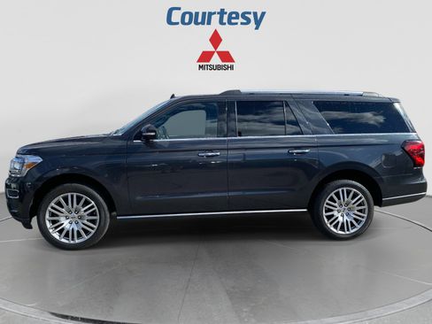 Used 2023 Ford Expedition Max Limited AWD/4WD image 2