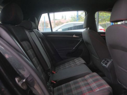 Used 2017 Volkswagen GTI Sport image 29