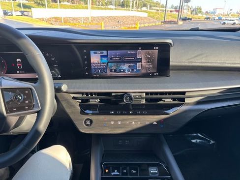 Used 2025 Nissan Murano SV image 21