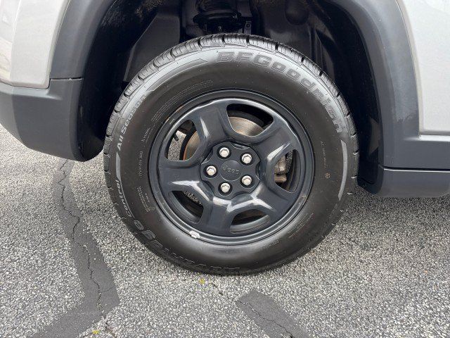 Used 2018 Jeep Compass Sport FWD image 10