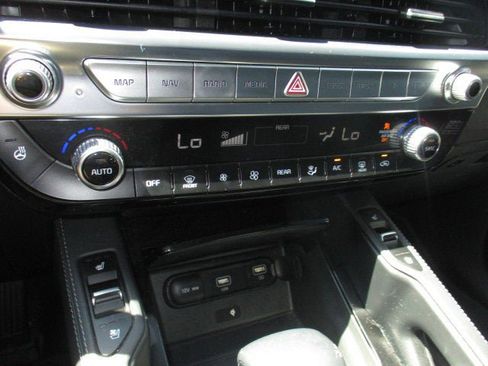 Used 2022 Kia Telluride EX w/ EX Premium Package image 23