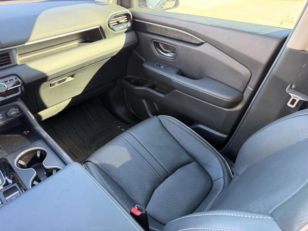 Used 2025 Honda Pilot Elite image 21