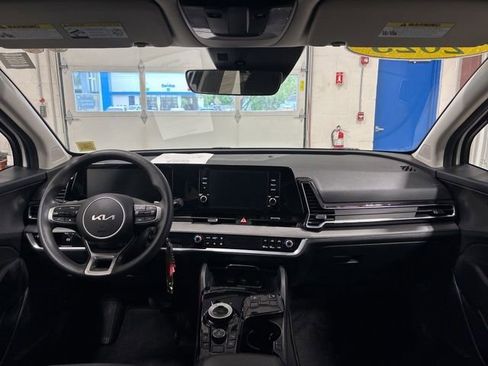 Used 2023 Kia Sportage LX AWD/4WD image 15