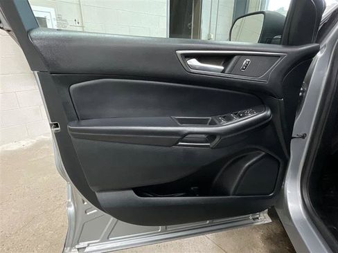 Used 2022 Ford Edge SE AWD/4WD image 10