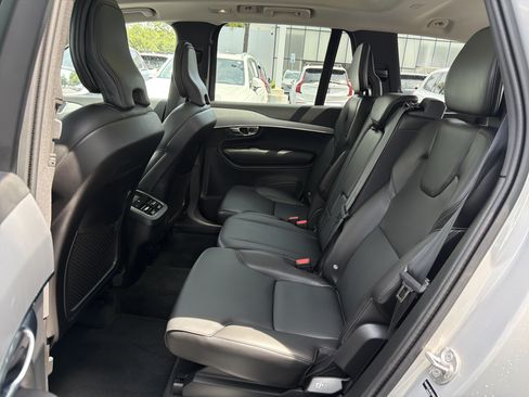 Used 2025 Volvo XC90 B5 Core AWD/4WD image 31