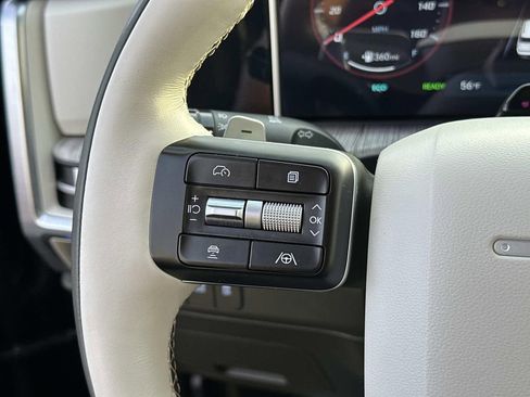 Used 2025 Hyundai Santa Fe Calligraphy AWD/4WD image 18