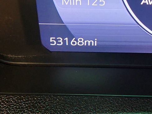 Used 2022 Chevrolet Bolt LT w/ Infotainment Package FWD image 17