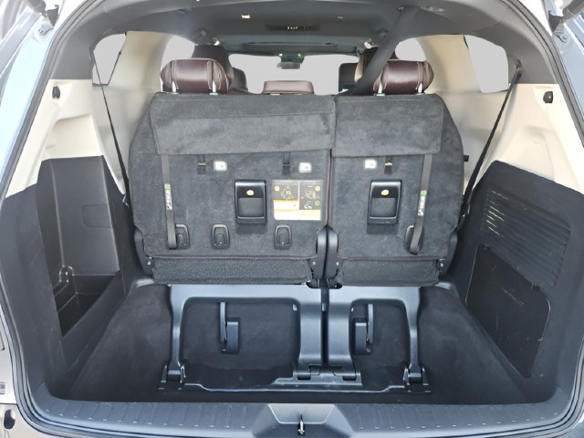 Used 2021 Toyota Sienna Platinum FWD image 25