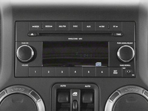 Used 2014 Jeep Wrangler Unlimited Rubicon image 12