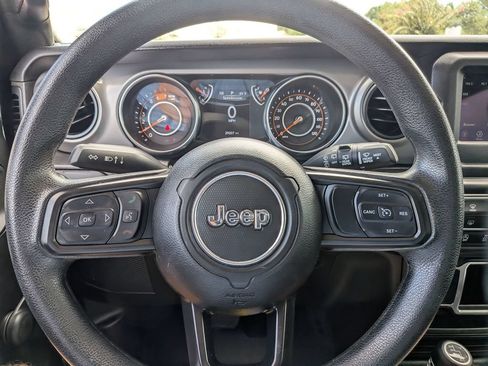 Used 2022 Jeep Wrangler Unlimited Sport AWD/4WD image 14