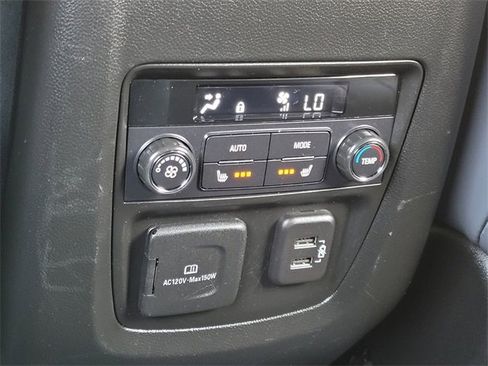 Used 2024 Buick Enclave Premium image 13