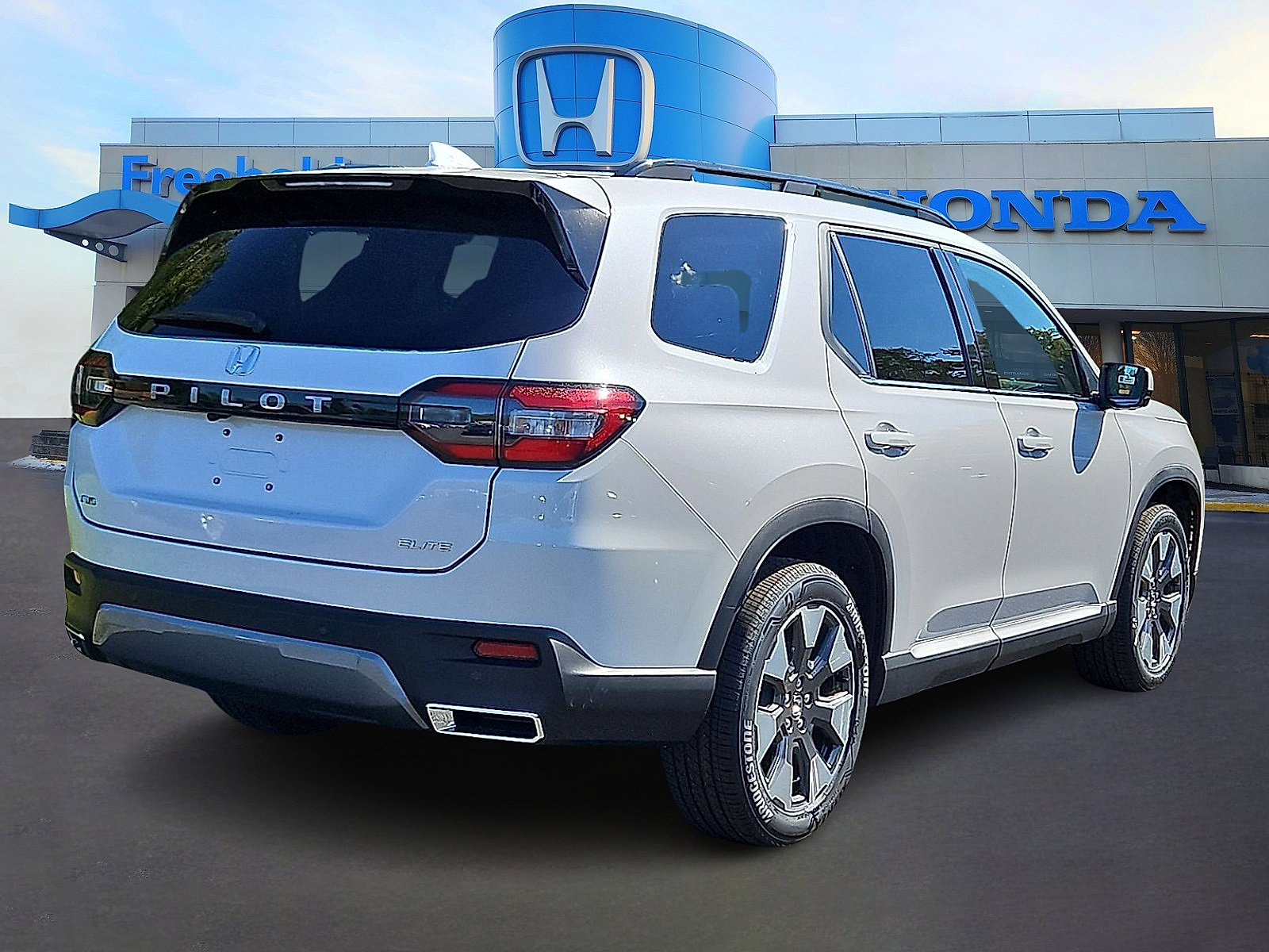 New 2026 Honda Pilot Elite image 4