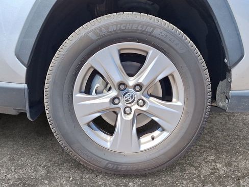 Used 2022 Toyota RAV4 XLE w/ Convenience Package image 7