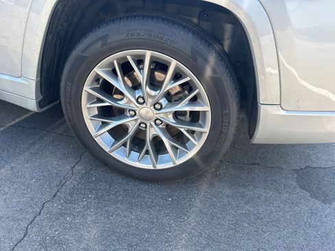 Used 2022 Jeep Grand Cherokee L Summit w/ Luxury Tech Group V image 7