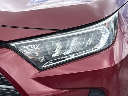 Used 2020 Toyota RAV4 Limited image 10