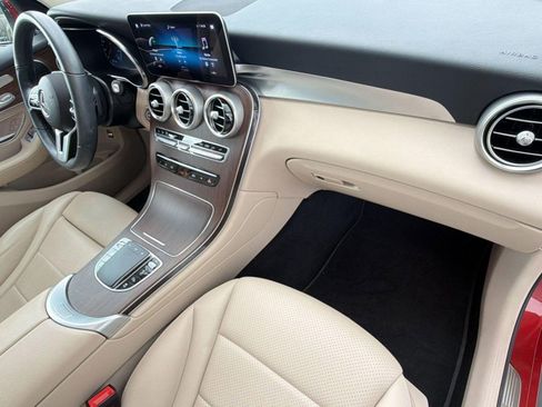 Used 2022 Mercedes-Benz GLC 300 image 32