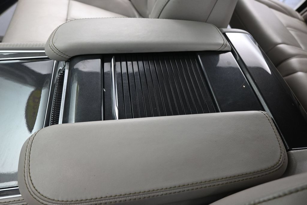 Used 2022 Jeep Wagoneer Series I AWD/4WD image 34