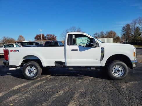 New 2026 Ford F250 XL w/ FX4 Off-Road Package image 3