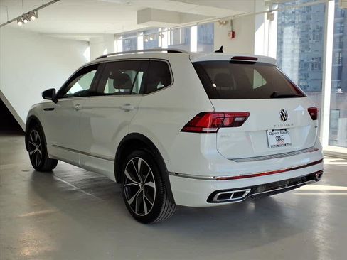 Used 2022 Volkswagen Tiguan SEL R-Line image 6