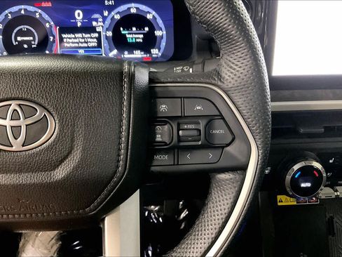 Used 2024 Toyota Tacoma Limited w/ Limited Package (LT) AWD/4WD image 25