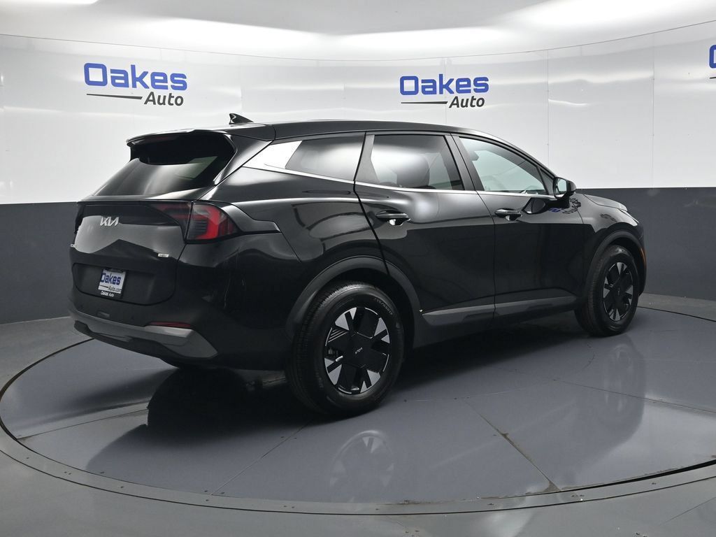 Certified 2026 Kia Sportage LX FWD image 7