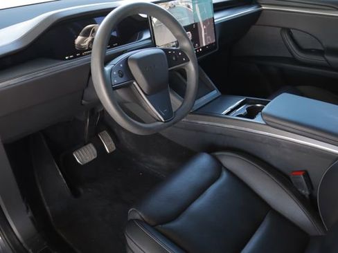 Used 2023 Tesla Model X Plaid image 7