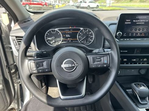 Used 2023 Nissan Rogue SV image 13