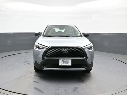 Certified 2024 Toyota Corolla Cross L image 2